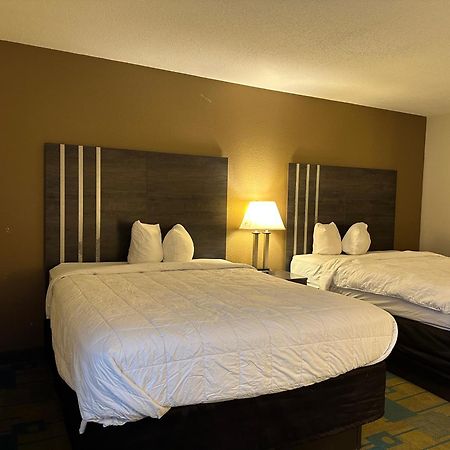 Hotel Inn Milwaukee Exterior photo